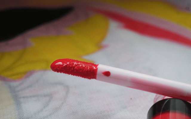 Лак для губ Catrice Pure Pigments Lip Lacquer №030 Breaking Red фото