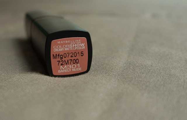 Матовая новинка Maybelline Colorshow Creamy Matte Lipcolor M301 Barely Nude фото
