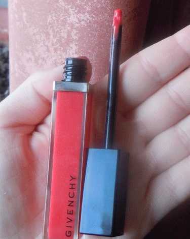 Givenchy Gloss Interdit Ultra Shiny Color Plumping Effect  фото