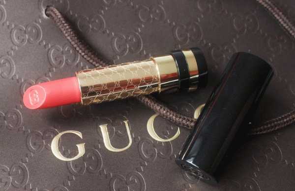 Gucci Luxurious Moisture-Rich Lipstick в оттенке Fever 350 фото