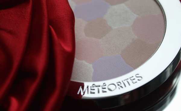 Guerlain Meteorites Compact Light-Revealing Powder  фото