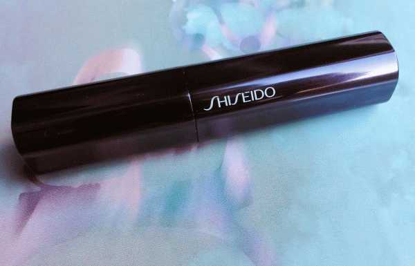 Shiseido Shimmering Rouge  фото