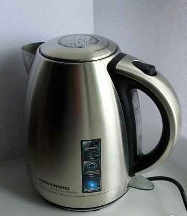 Электрический чайник Redmond RK-M113 фото