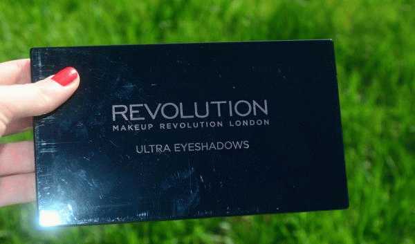 Палетка теней Makeup Revolution Ultra 32 Shade Eyeshadow Palette - Flawless фото