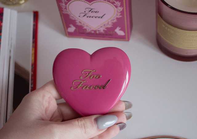 Too Faced Love Flush Your Love is King фото