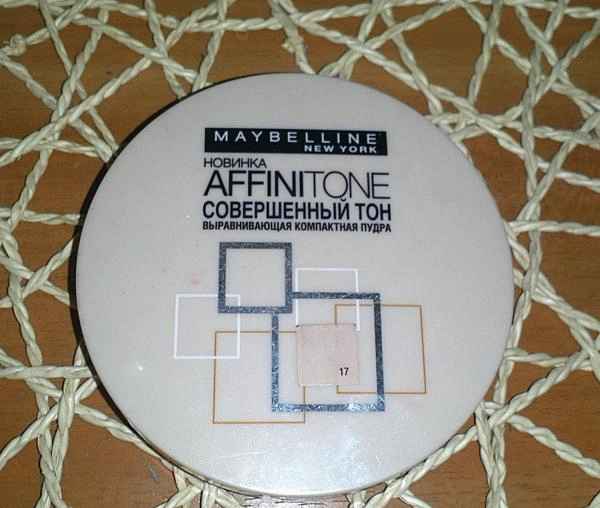 Компактная пудра выравнивающая Maybelline Affinitone Совершенный тон фото