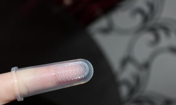 Силиконовая зубная щетка на палец Lobby фото