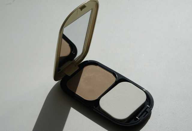 Max Faxtor Facefinity Compact Foundation SPF 15  фото