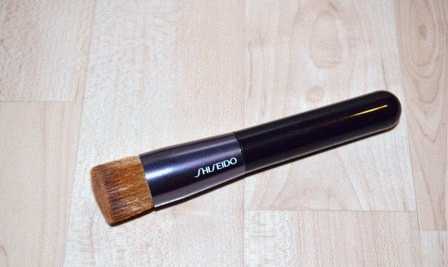 Кисть Shiseido Perfect Foundation Brush 