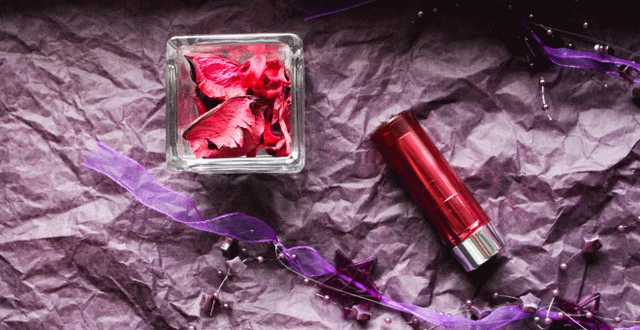 Essence Sheer & Shine Lipstick  фото