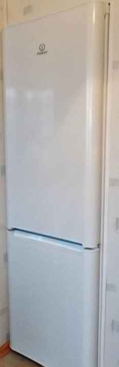Холодильник Indesit BIA 18 фото