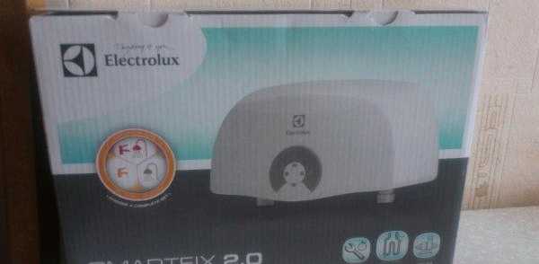 Проточный водонагреватель Electrolux SmartFix 5.5 фото