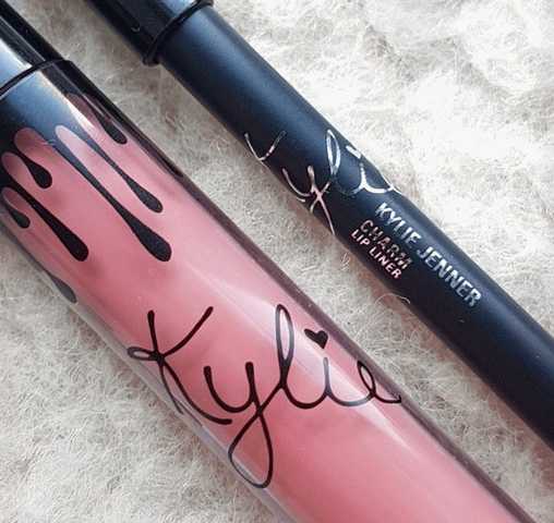 Противоречивая помада от Kylie Cosmetics Velvet Liquid Lipstick в оттенке Charm фото
