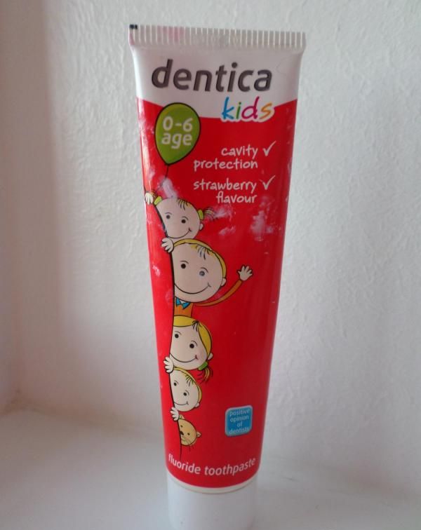 Детская зубная паста Dentica kids 0-6 лет с клубничным вкусом фото