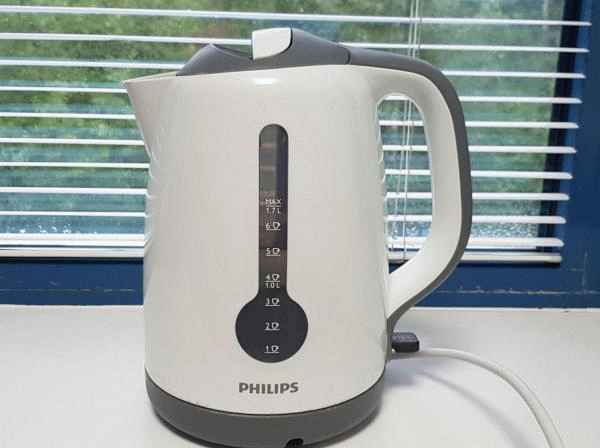 Электрический чайник Philips HD 4649 фото