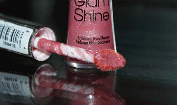 Увлажняющий блеск для губ LOreal Glam Shine фото