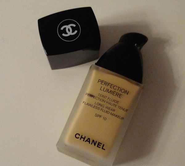 Тональный флюид Chanel Perfection Lumiere фото