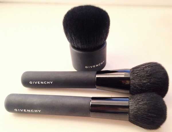 Шедевр от Givenchy: Powder Brush - кисть для пудры, Blush Brush - кисть для румян и Bronzer Brush - кисть кабуки фото