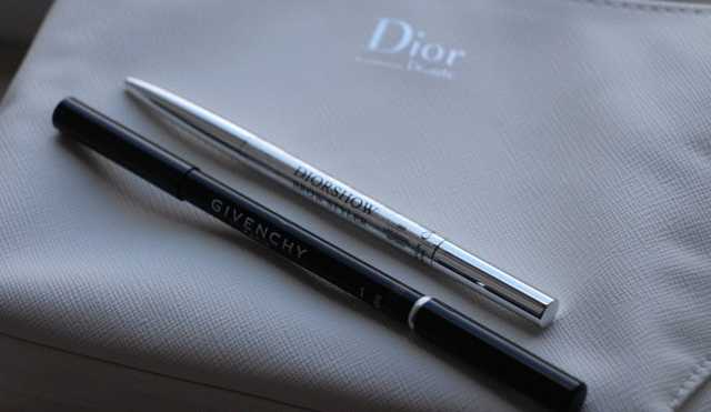 Подчеркнуть естественность бровей с карандашами Givenchy и Dior фото
