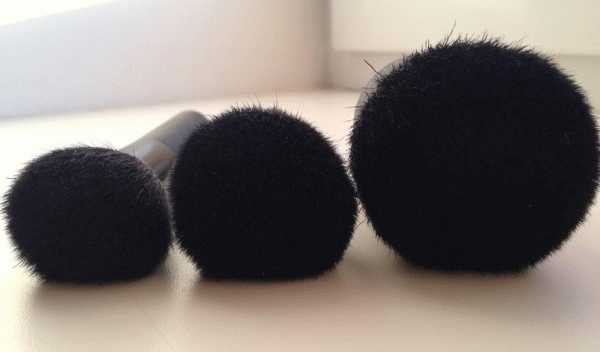 Шедевр от Givenchy: Powder Brush - кисть для пудры, Blush Brush - кисть для румян и Bronzer Brush - кисть кабуки фото