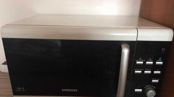 Микроволновая печь Samsung MW87WR фото