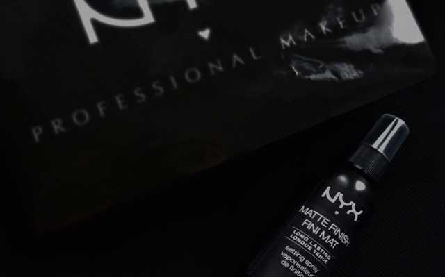 NYX Makeup Setting Spray Matte Finish Long Lasting  фото