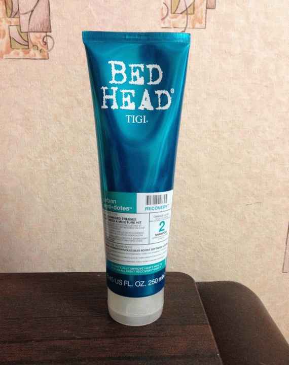 Шампунь увлажняющий для сухих поврежденных волос Tigi Bed Head Recovery фото