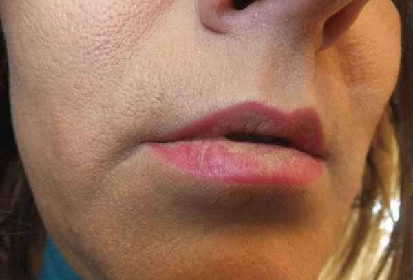 Карандаш для губ Oriflame Экспресс-контур фото