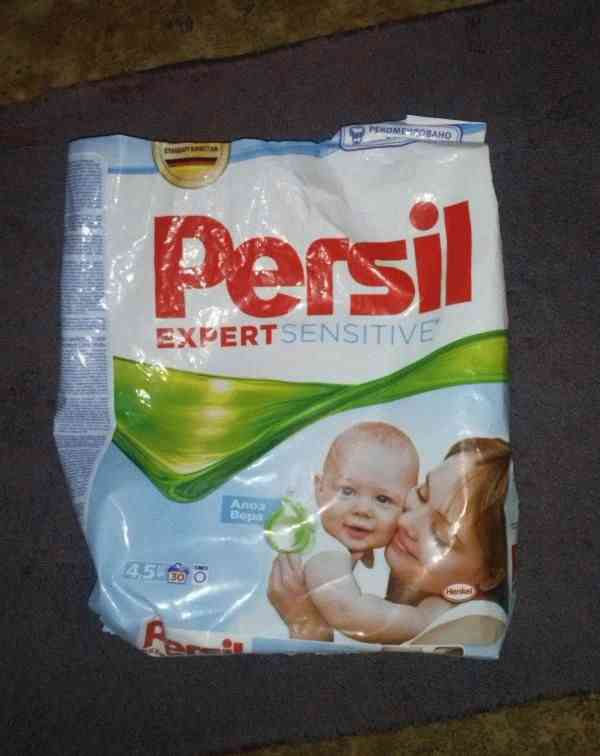 Детский стиральный порошок Persil sensitive megaperls baby фото