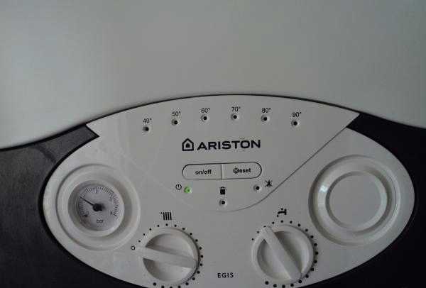 Настенный двухконтурный газовый котел Ariston EGIS 24 FF фото