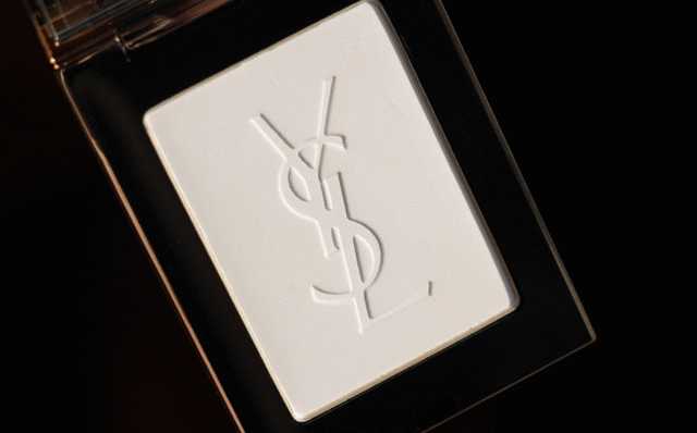 YSL Poudre Compacte Radiance Perfectrice