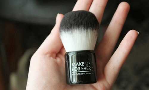 Прекрасная кисть HD Kabuki Brush - Make Up For Ever фото
