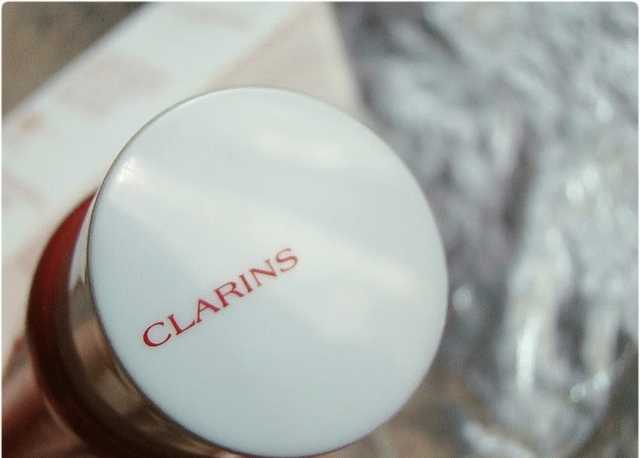 Clarins Super Restorative Tinted Cream SPF 20  фото