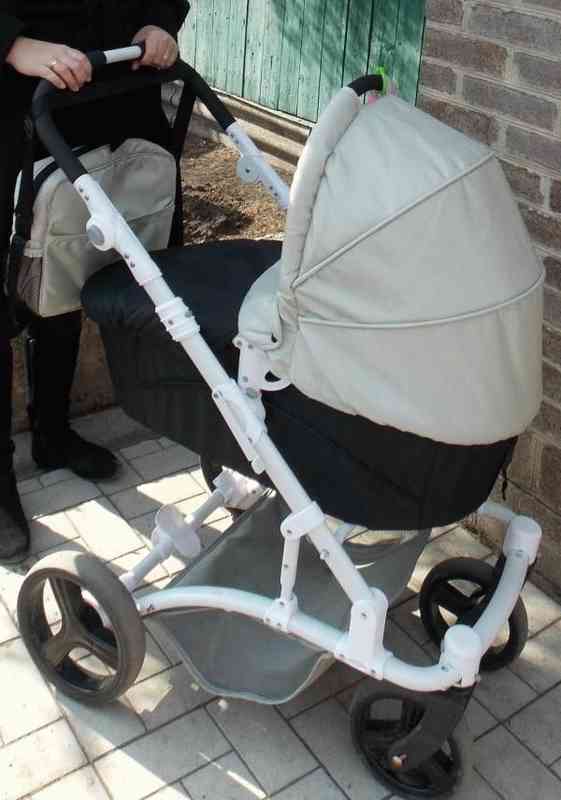 Универсальная коляска Miracolo B800 фото