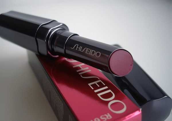 Shiseido Shimmering Rouge               