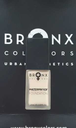 Обзор средств для красивого тона от Bronx Colors фото