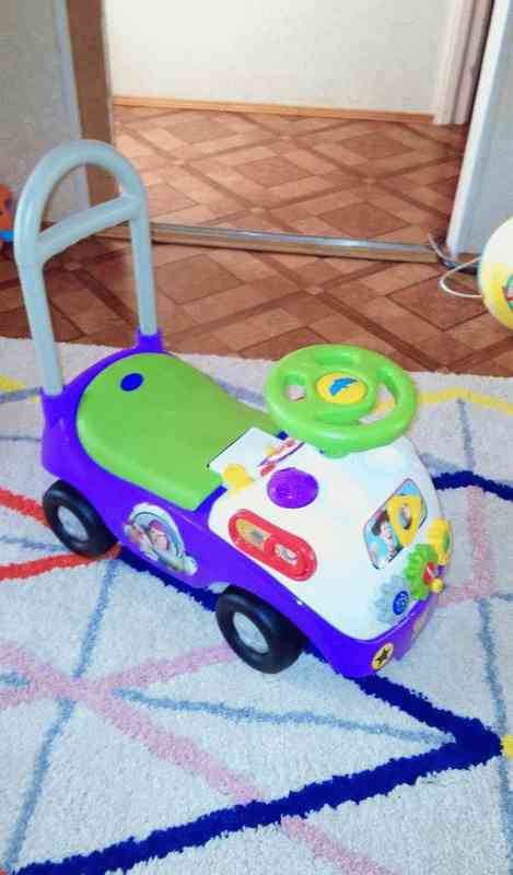 Машинка-каталка Toy Story фото