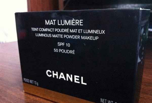 Компактная пудра Chanel Mat Lumiere фото