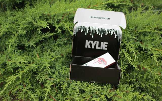 Kylie Cosmetics Lip kit в оттенке Dolce K фото