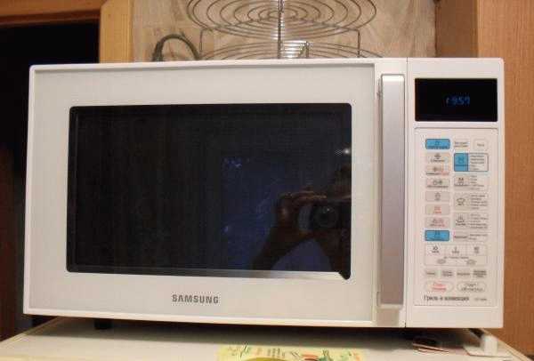 Микроволновая печь Samsung CE1160R фото