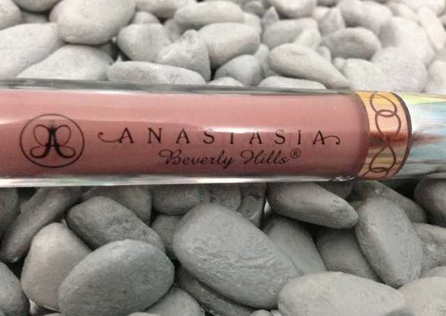 Самый знаменитый нюд от Anastasia Beverly Hills Liquid lipstick в оттенке Pure Hollywood фото