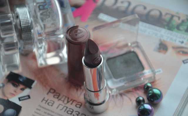 Essence Sheer & Shine Lipstick  фото