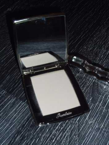 Guerlain Parure Compact Foundation With Crystal Pearls SPF 20 PA++  фото