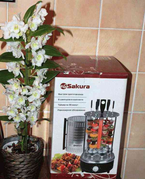 Электрошашлычница Sakura SA-7811B фото