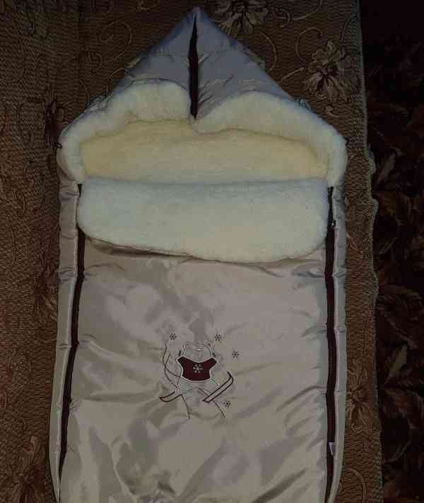 Меховой конверт в коляску Сонный Гномик Лыжник фото