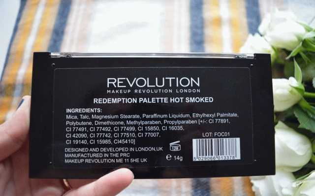 Makeup Revolution Hot Smoked palette фото
