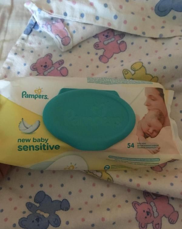Детские влажные салфетки Pampers New baby Sensitive фото