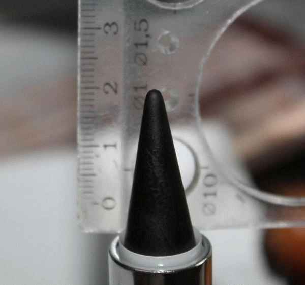 Ультрамягкие тени-карандаш для век Oriflame Beauty Kajal Eye Liner Дива фото