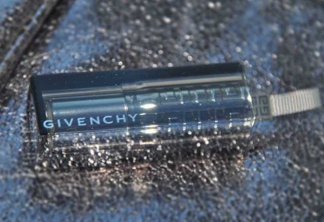 Givenchy Rouge A Levres Revelateur Lipstick To Enhance Natural Lip Colour  фото