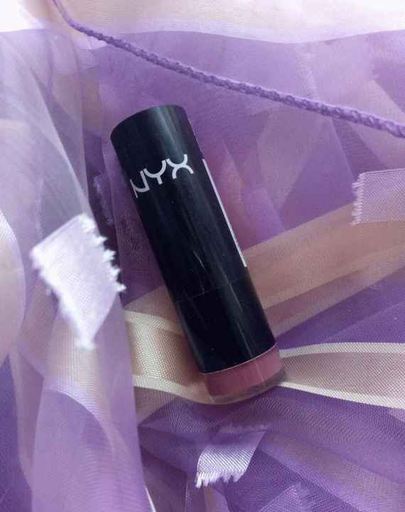 Губная помада NYX Extra Creamy Round Lipstick фото